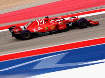 Sebastian Vettel, en los Libres 3 del GP de EEUU Sebastian Vettel, en los Libres 3 del GP de EEUU