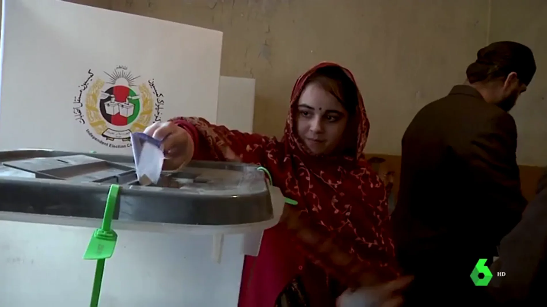 Las mujeres afganas derriban muros: se presentan a las elecciones para acabar con los abusos del país ultraconservador