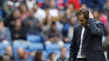 Lopetegui, cabizbajo en el partido contra el Levante