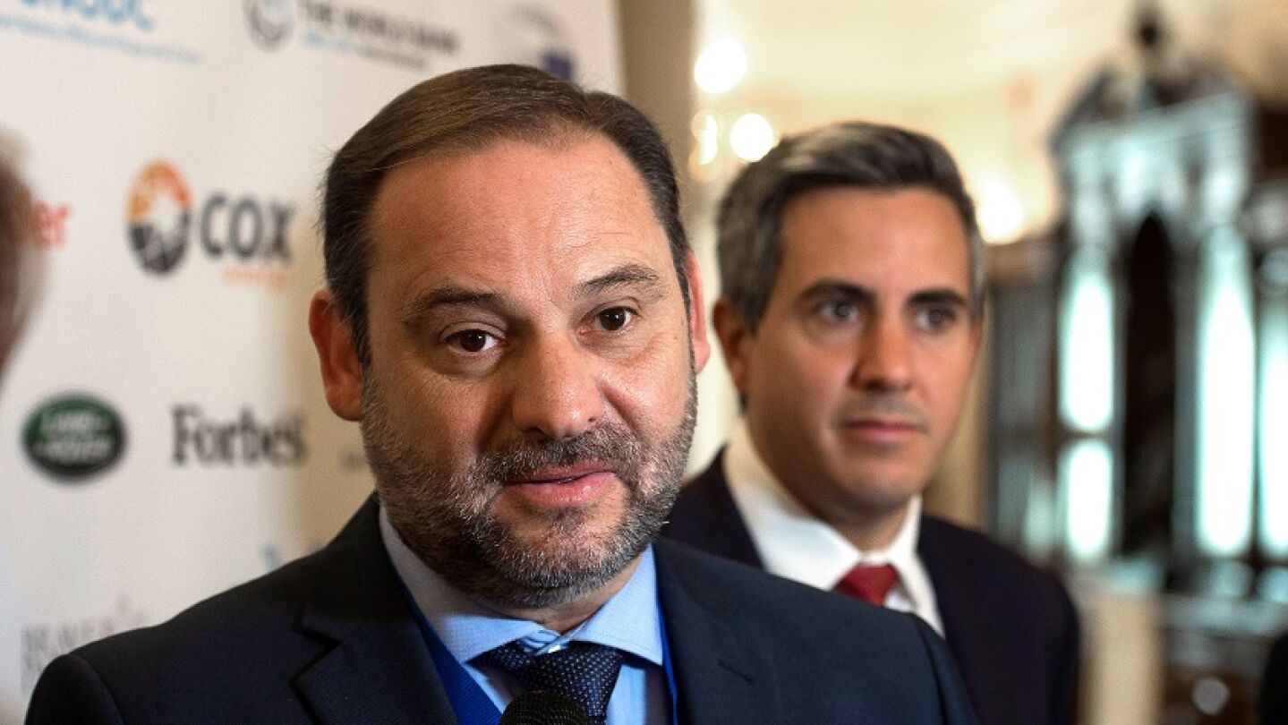 El ministro de Fomento, Jos&eacute; Luis &Aacute;balos