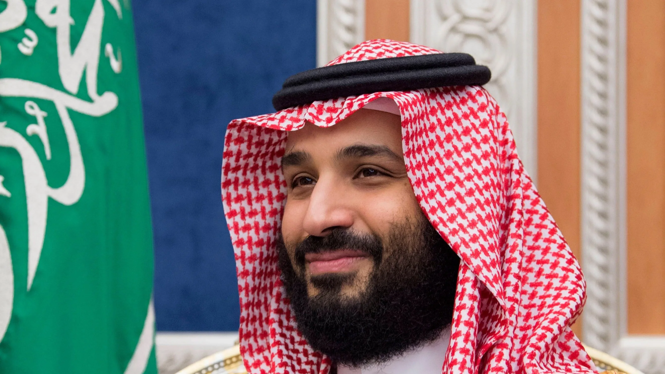 Fotografía cedida por el Palacio Real Saudí que muestra al príncipe heredero saudí, Mohamed bin Salman