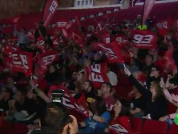 Los vecinos de Cervera celebran un nuevo Mundial de Marc Márquez: " Los vecinos de Cervera celebran un nuevo Mundial de Marc Márquez: "
