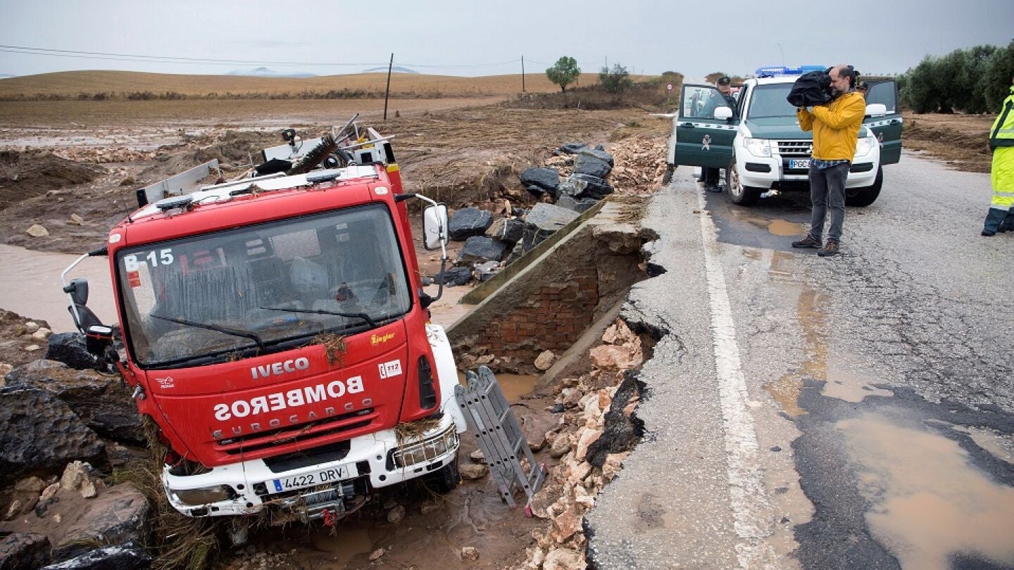 Cami&oacute;n en el que viajaba el bombero fallecido Jos&eacute; Gil Guti&eacute;rrez