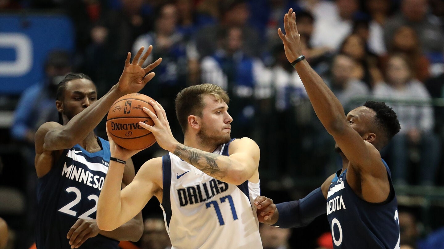 Doncic busca a un compa&ntilde;ero