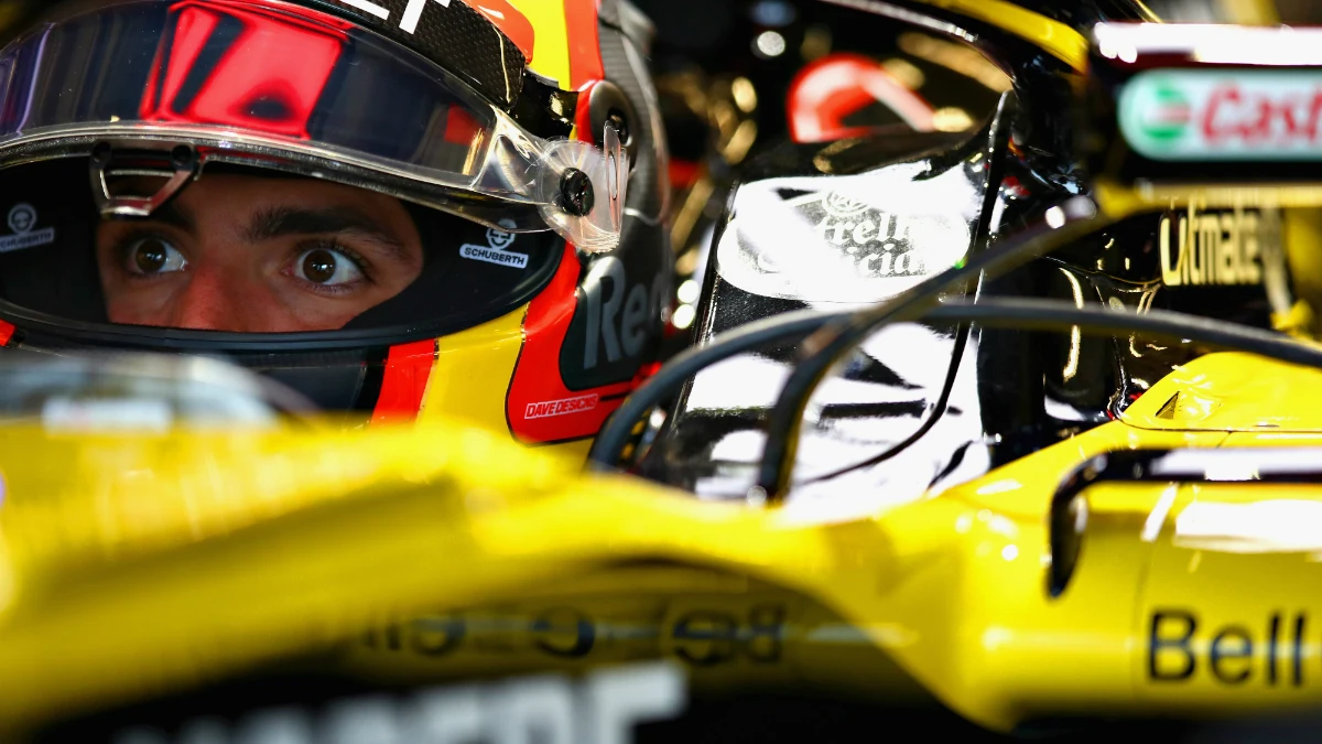 Carlos Sainz, en el 'cockpit' del Renault