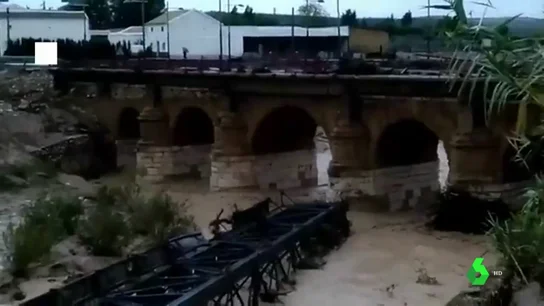 Vías del tren inundadas Vías del tren inundadas