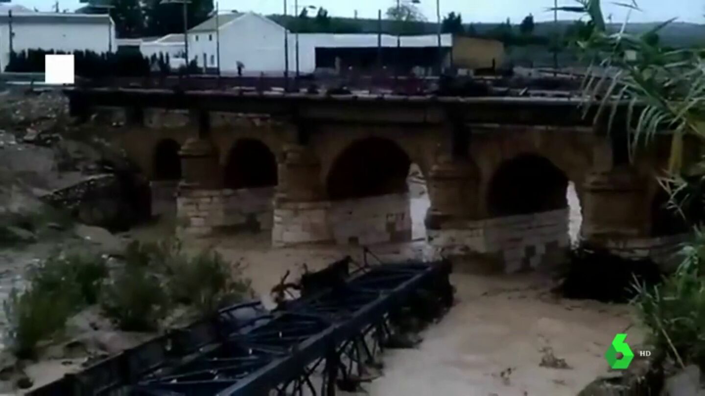 V&iacute;as del tren inundadas
