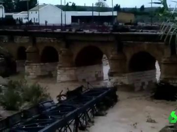 Vías del tren inundadas Vías del tren inundadas