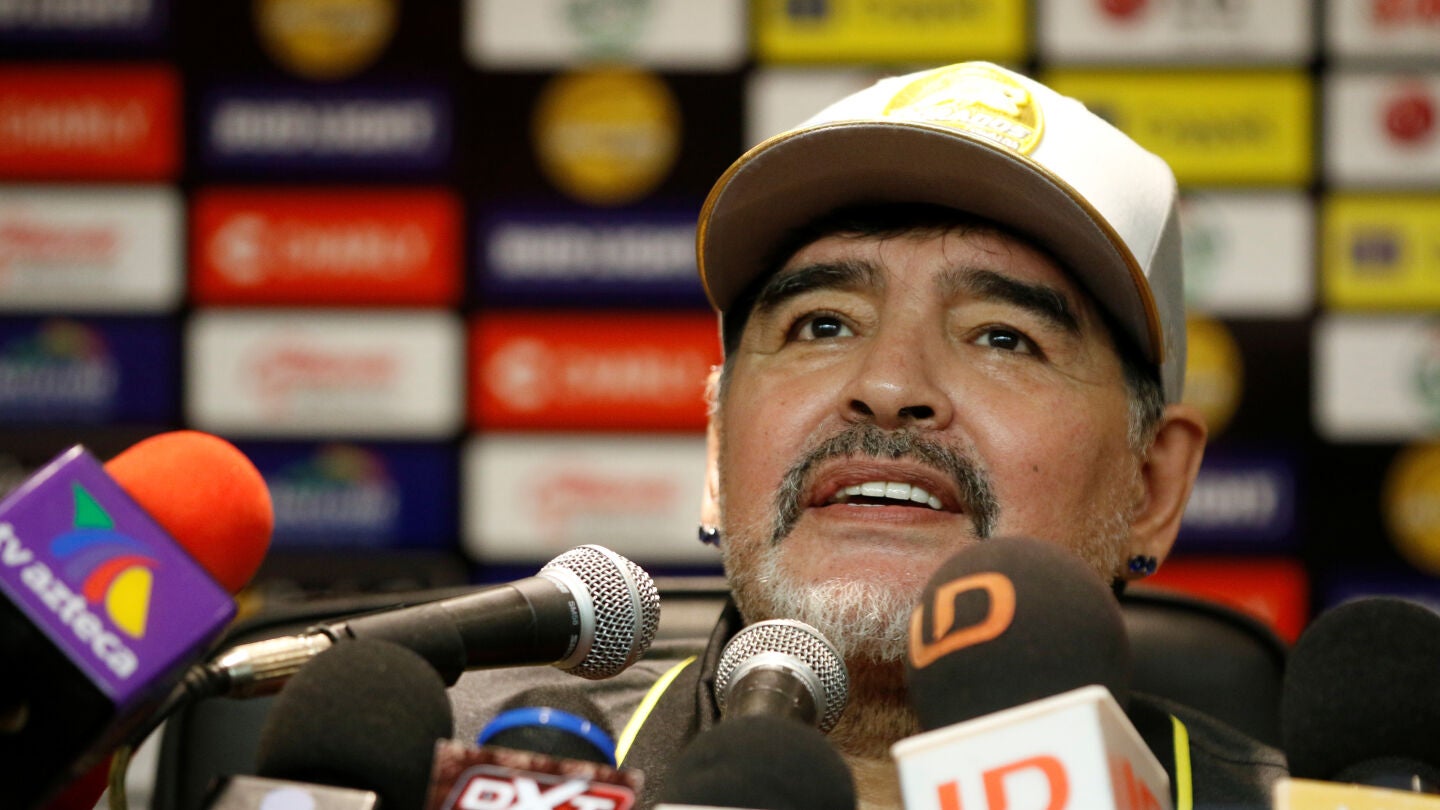 Maradona en la rueda de prensa despu&eacute;s del Dorados vs Cafetalero