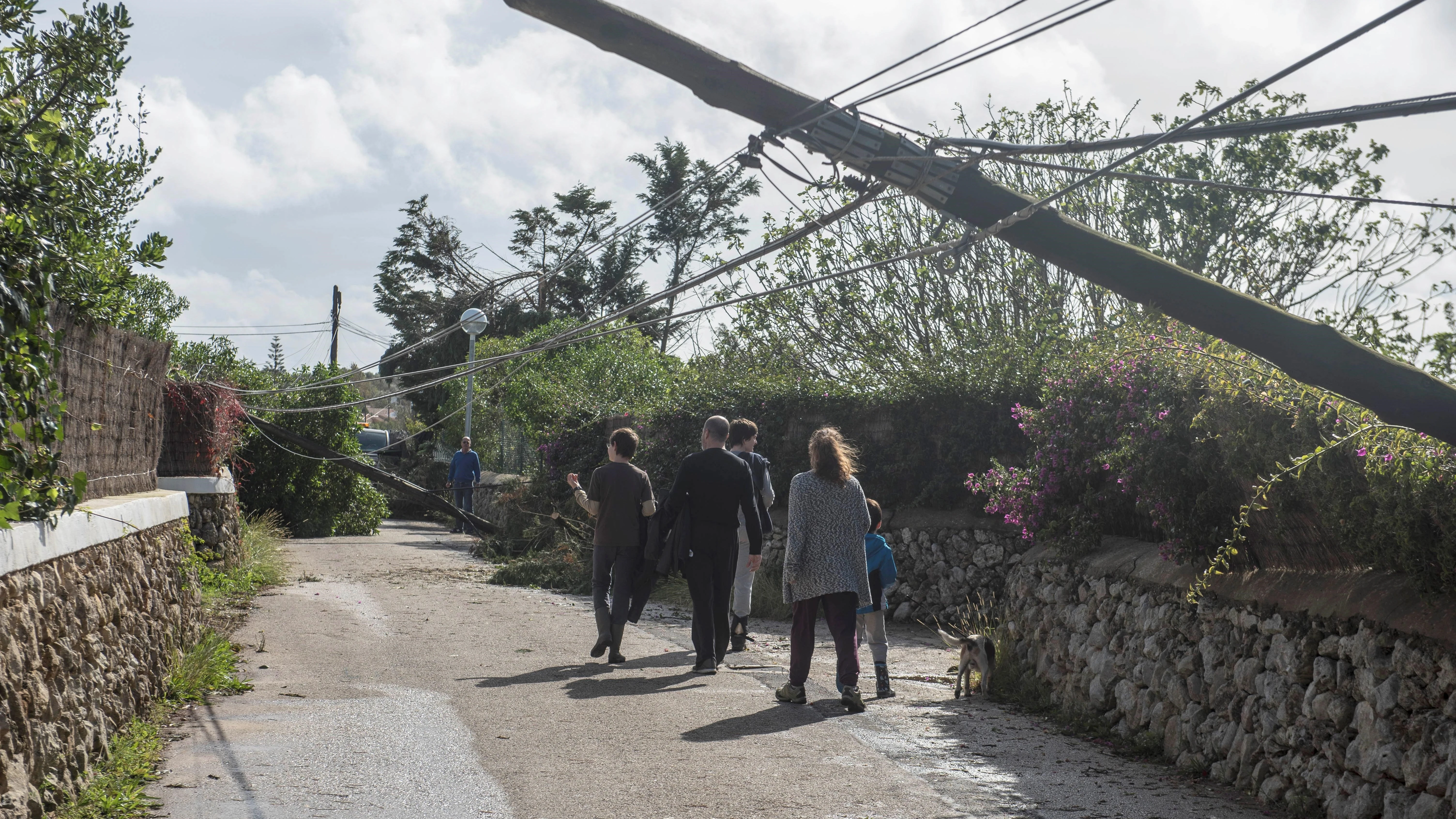 Destrozos ocasionados por el tronado en Menorca