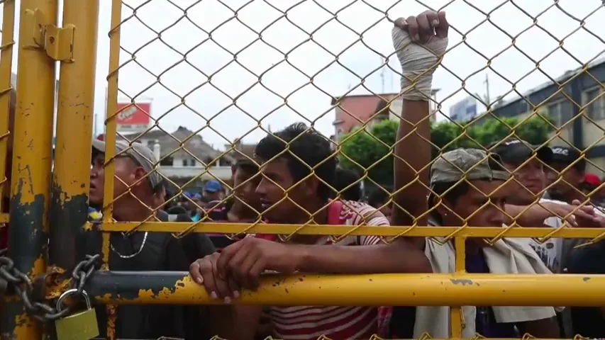 Tensión en la frontera entre México y Guatemala por la entrada de la segunda caravana de migrantes