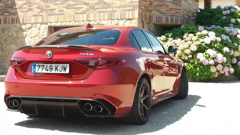 Alfa Romeo Giulia Quadrifoglio Alfa Romeo Giulia Quadrifoglio