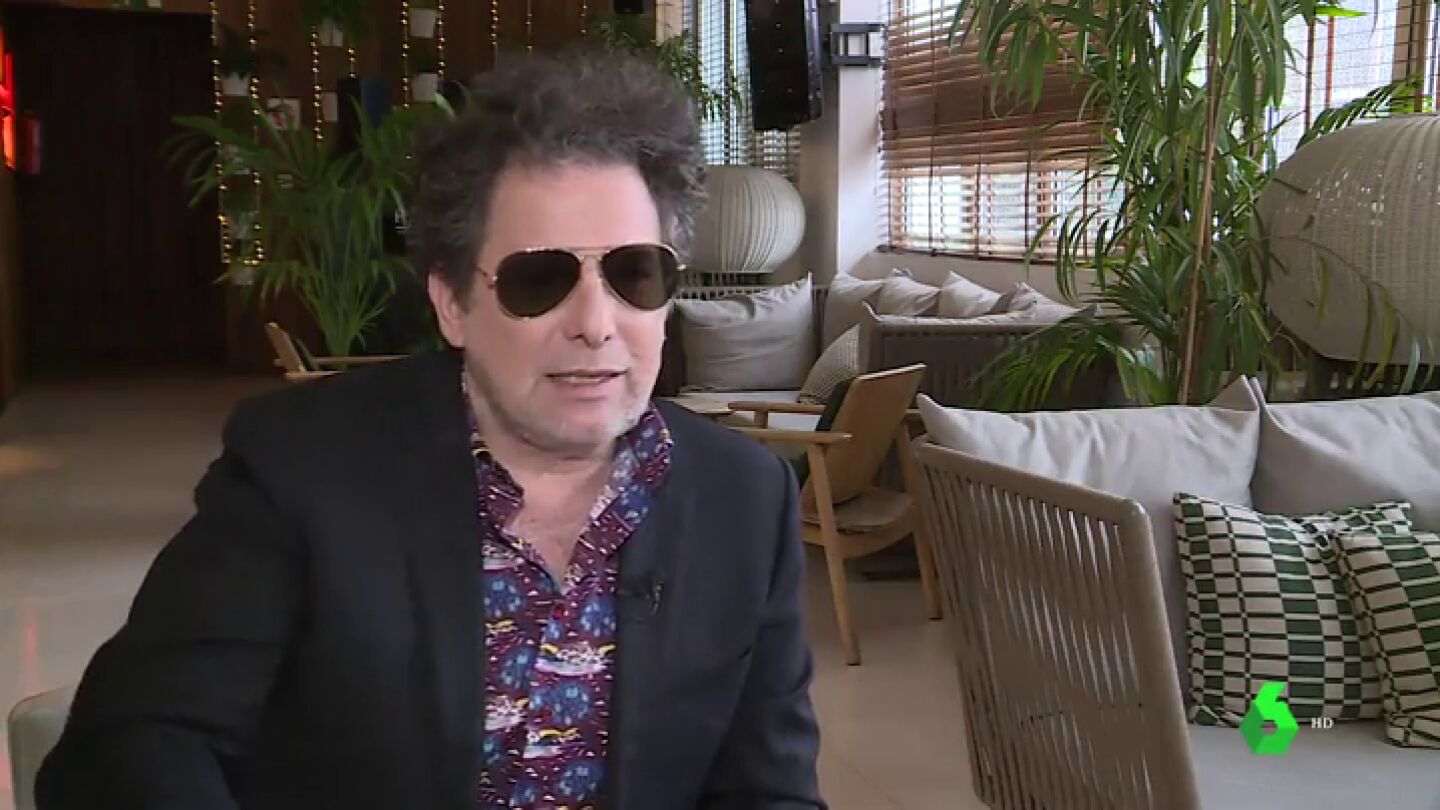Andr&eacute;s Calamaro, sobre la situaci&oacute;n pol&iacute;tica actual: "Los gobiernos conservadores sirven para generar nuevas militancias de izquierdas"