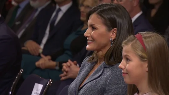 La emoción de la reina Letizia ante las primeras palabras de la princesa Leonor en un acto público La emoción de la reina Letizia ante las primeras palabras de la princesa Leonor en un acto público