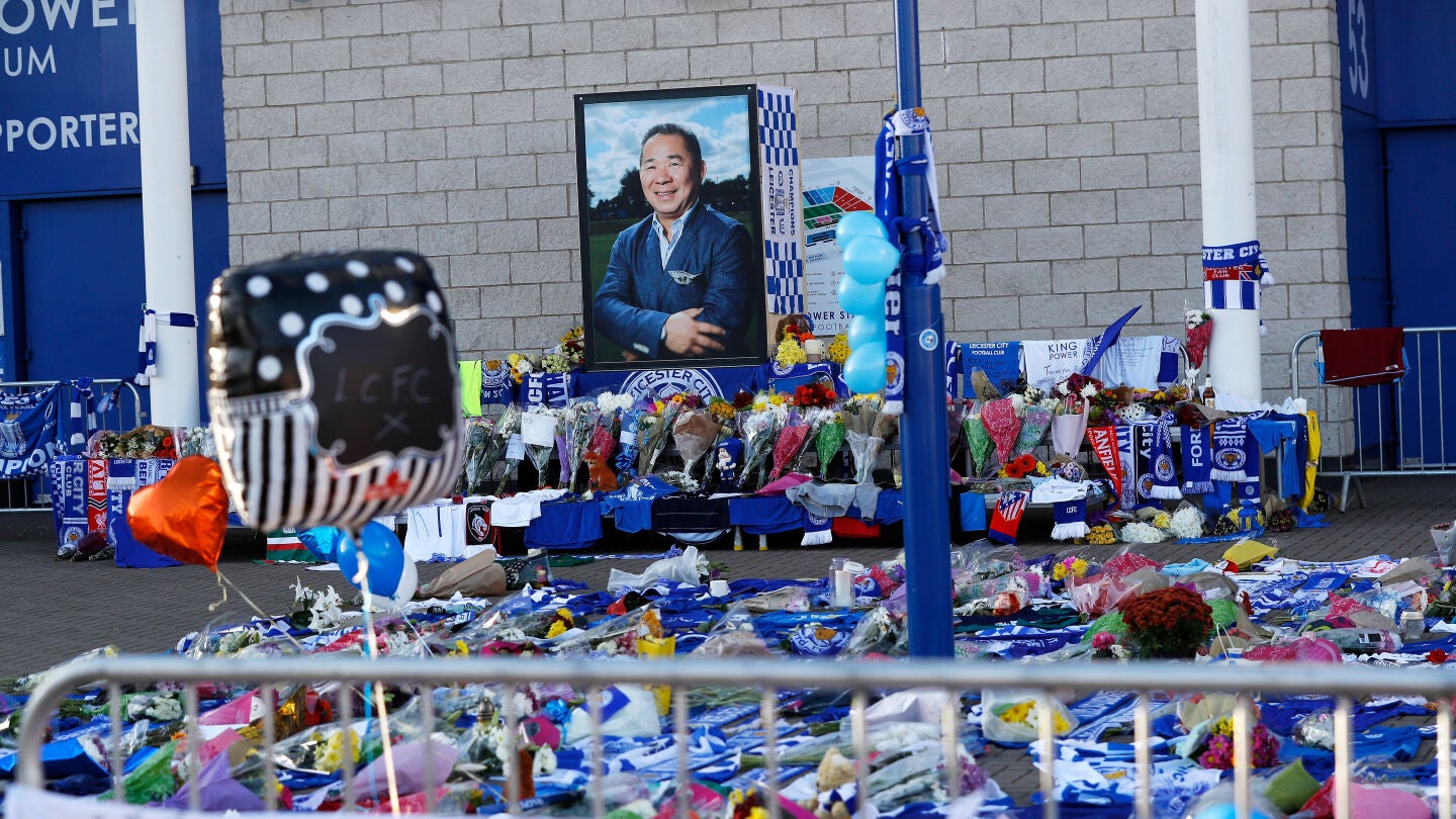Homenaje del Leicester a su due&ntilde;o, fallecido en un accidente de helic&oacute;ptero