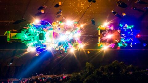 Pura Vida con luces navideñas