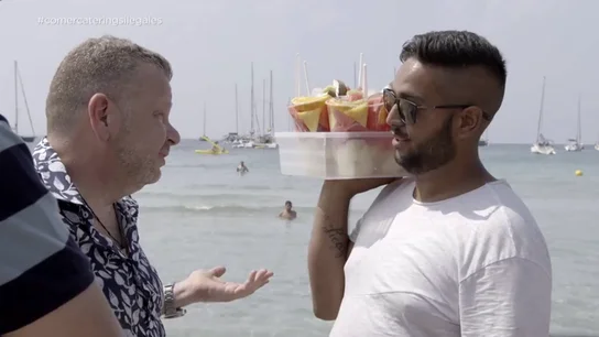 La respuesta de un vendedor de comida ambulante a Alberto Chicote tras acusarle de venta ilegal: "Hay gente que hace cosas peores" La respuesta de un vendedor de comida ambulante a Alberto Chicote tras acusarle de venta ilegal: "Hay gente que hace cosas peores"