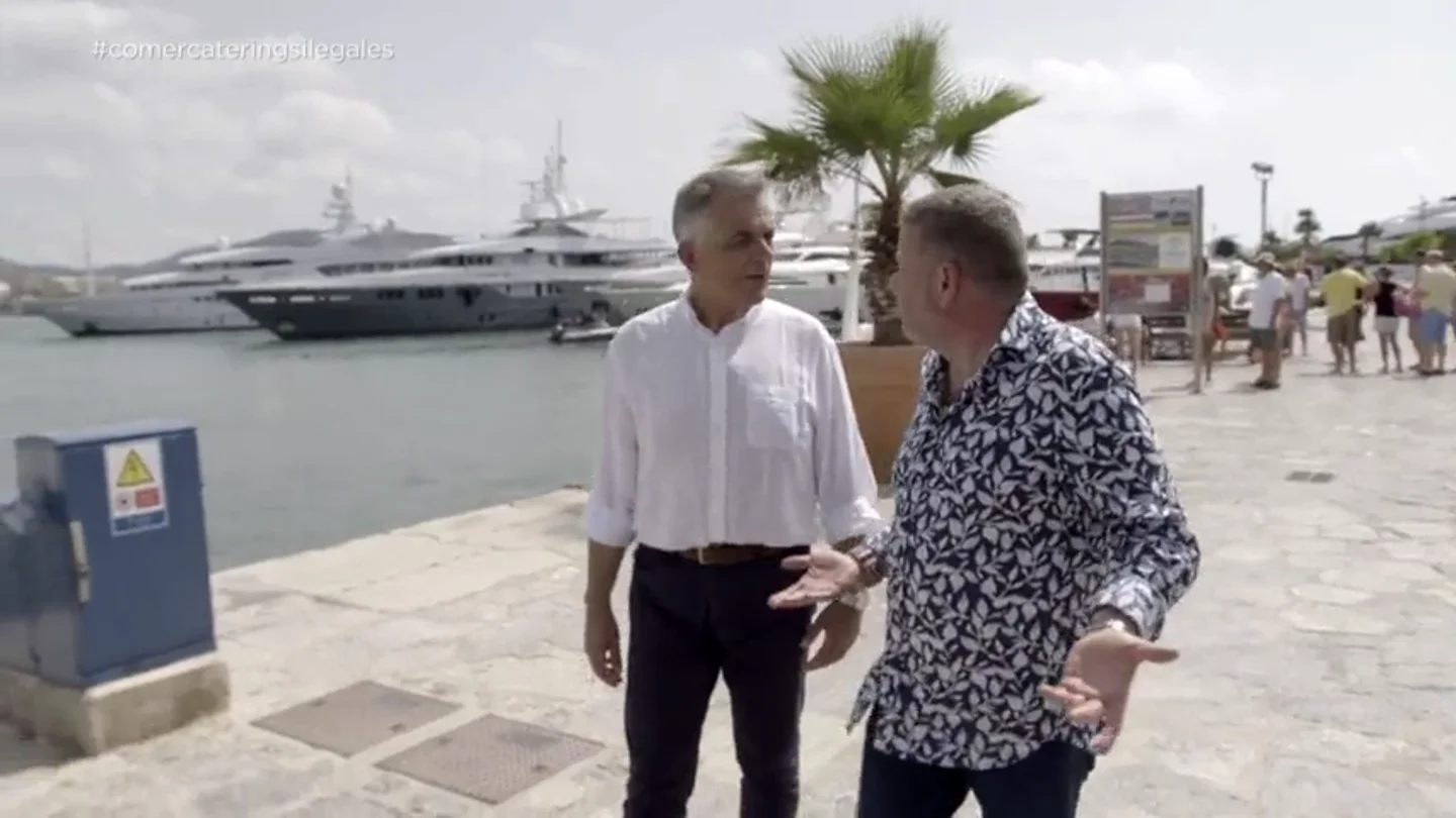 La justificación del Consell de Ibiza cuando Alberto Chicote pide responsabilidades: "Contamos sólo con seis inspectores para toda la isla" La justificación del Consell de Ibiza cuando Alberto Chicote pide responsabilidades: "Contamos sólo con seis inspectores para toda la isla"