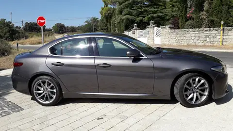 Alfa Romeo Giulia 2.2 diésel 180 Super Aut. 8V Alfa Romeo Giulia 2.2 diésel 180 Super Aut. 8V