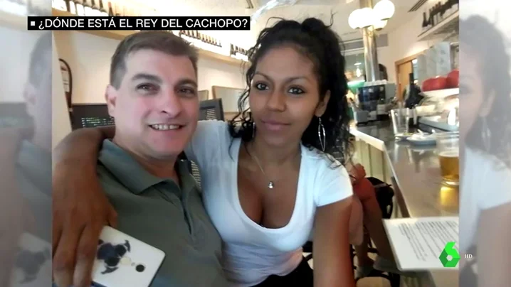 El 'rey del cachopo' junto a su pareja Heidi Paz