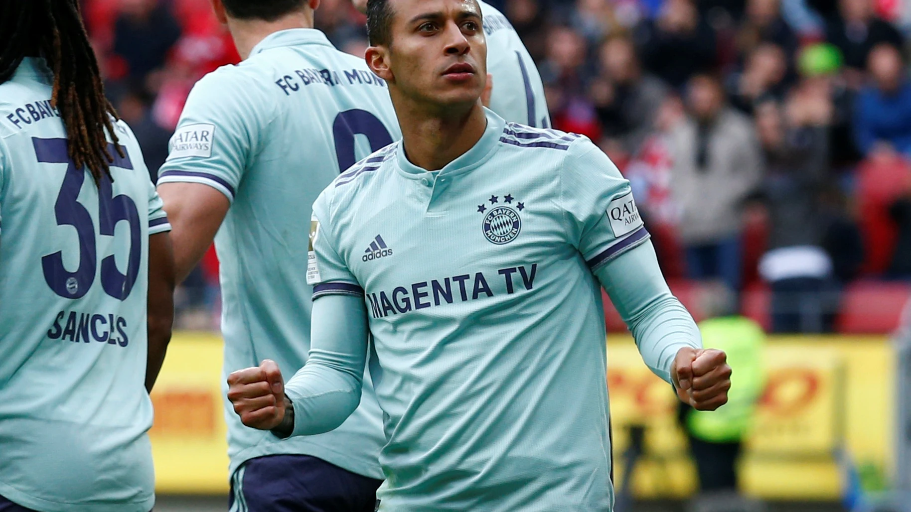 Thiago Alcántara celebra un gol con el Bayern