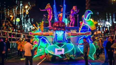 Pura Vida con luces navideñas
