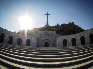 Fachada de la basílica del Valle de los Caídos Fachada de la basílica del Valle de los Caídos