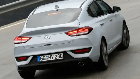 Hyundai i30 Fastback parte zona trasera Hyundai i30 Fastback parte zona trasera