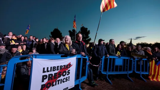 Un momento del acto en el que el independentismo conmemora el primer aniversario del encarcelamiento de miembros del anterior Govern Un momento del acto en el que el independentismo conmemora el primer aniversario del encarcelamiento de miembros del anterior Govern