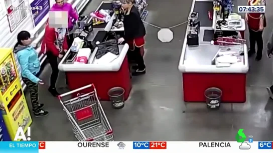 Una mujer da a luz en un supermercado Una mujer da a luz en un supermercado