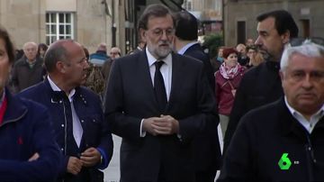 Rajoy es acompañado por sus compañeros de partido en el funeral de su padre