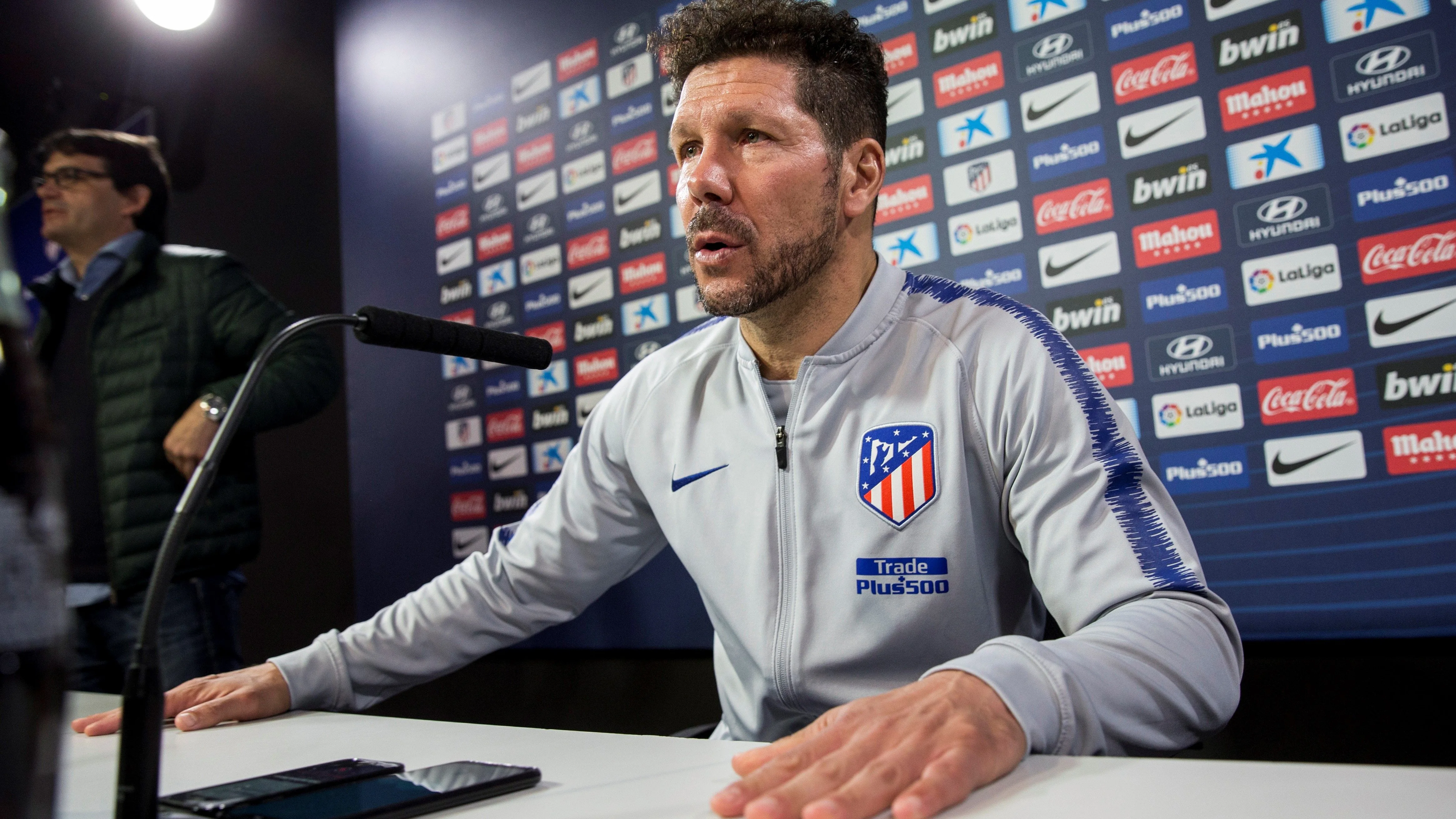 Simeone habla ante los medios