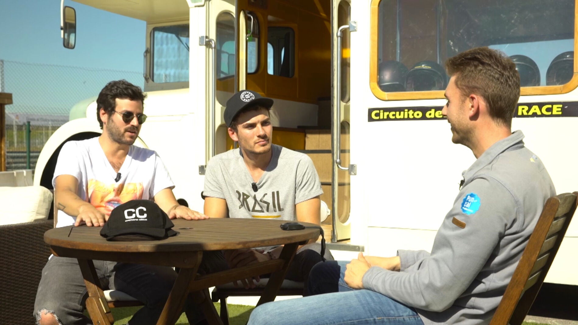 Andr&eacute;s y Willy en el circuito del Jarama 
