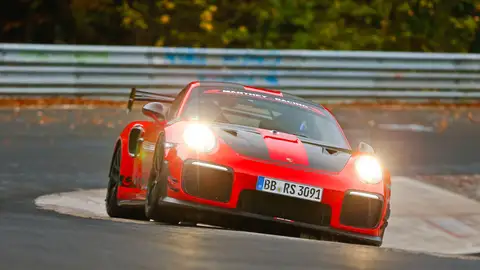 Porsche 911 GT2 RS MR Porsche 911 GT2 RS MR