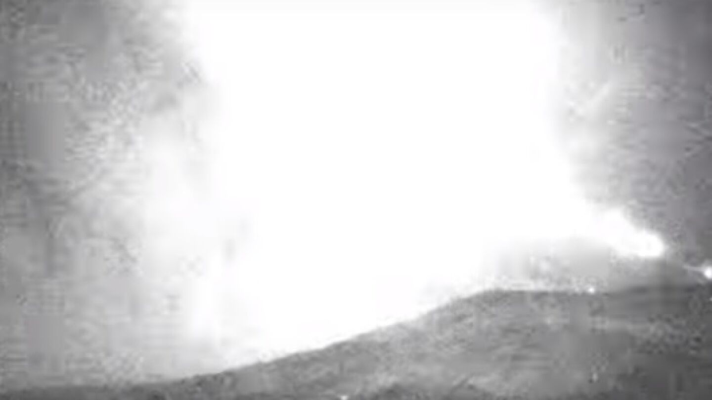 Imagen de la bola de fuego que surc&oacute; el cielo del sureste de Espa&ntilde;a