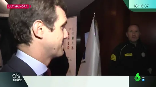 Pablo Casado a su entrada a una conferencia Pablo Casado a su entrada a una conferencia