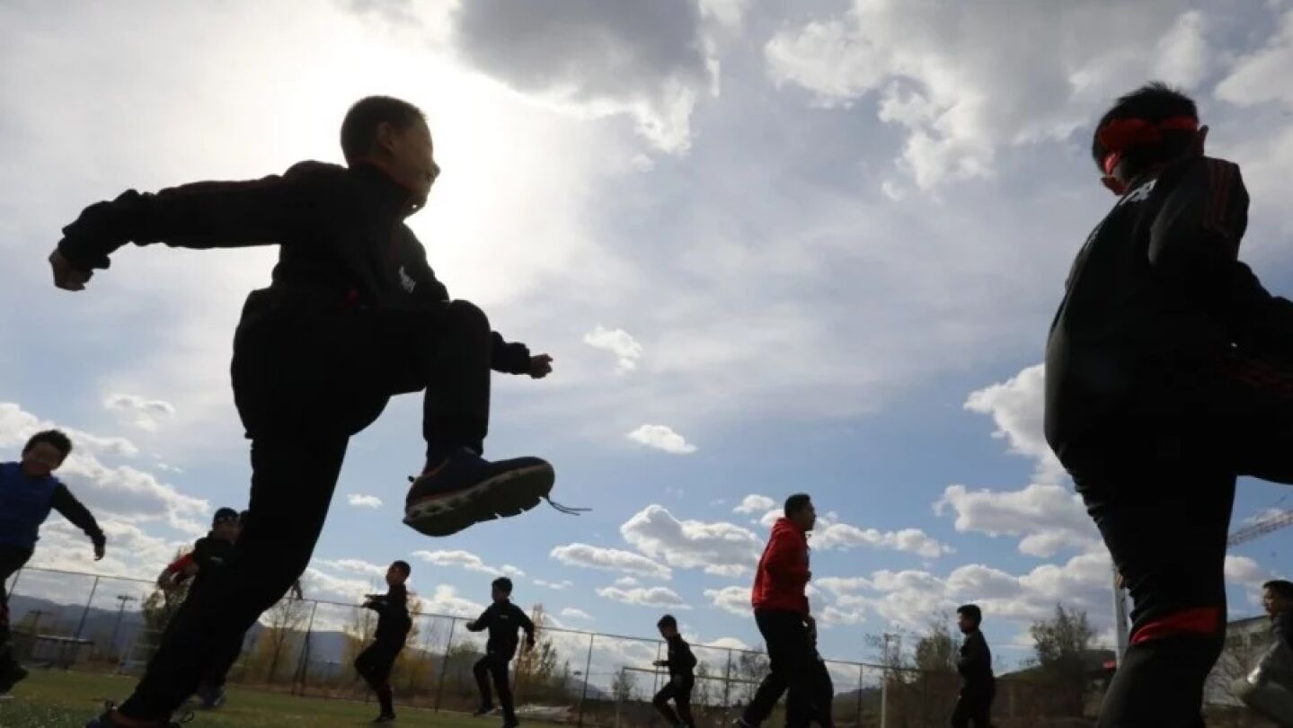 Ni&ntilde;os en uno de los campos de concentraci&oacute;n chinos