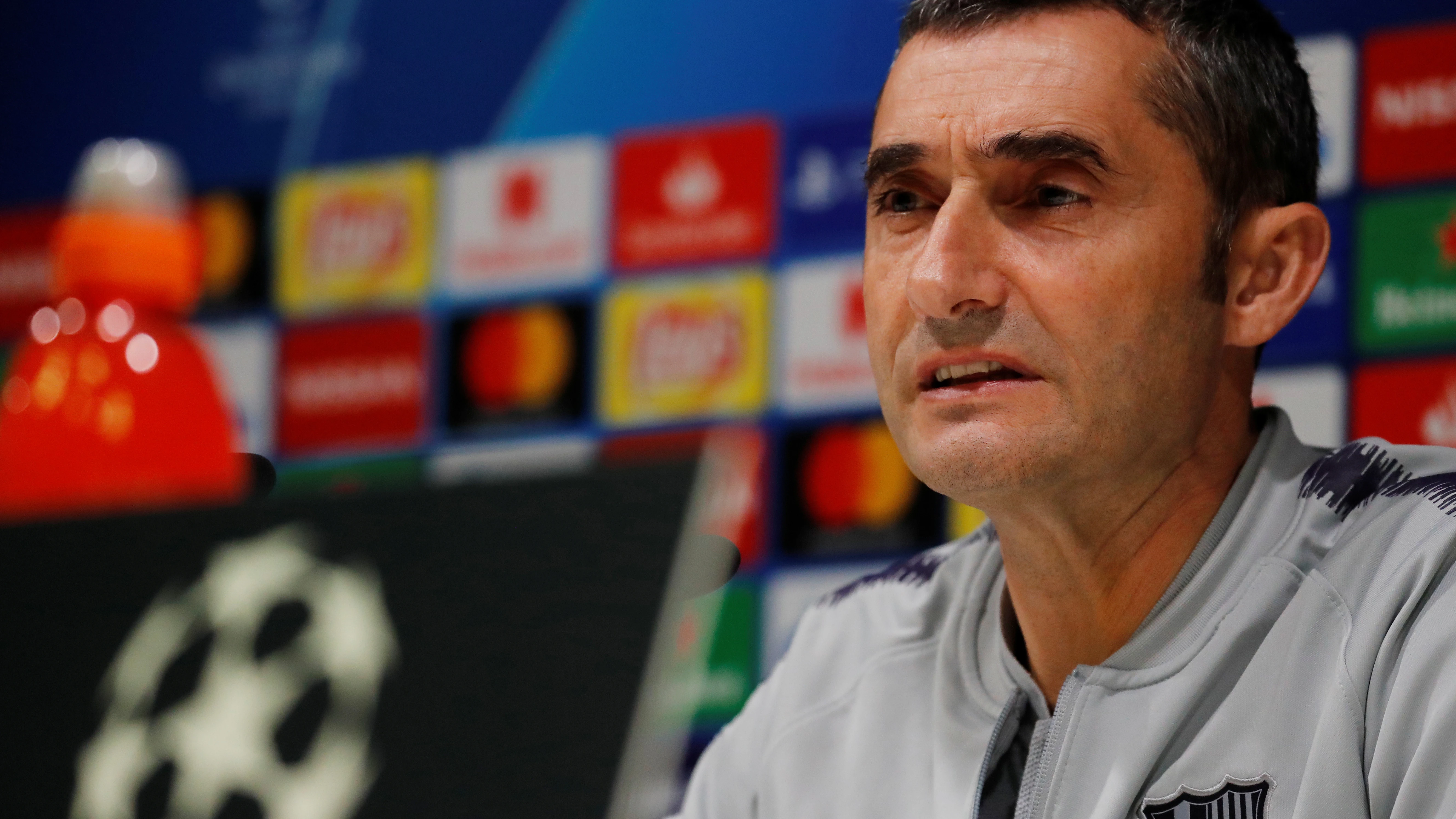 Ernesto Valverde atiende a los periodistas