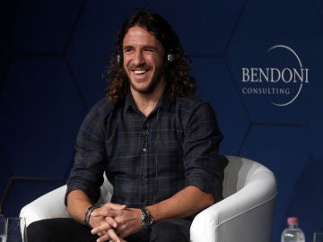 Puyol sonríe durante un acto Puyol sonríe durante un acto