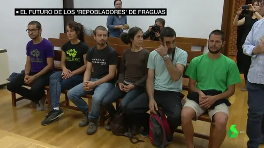 El futuro de los pobladores de Fraguas se decide este miércoles: piden para ellos un año y medio de prisión por reconstruir un pueblo El futuro de los pobladores de Fraguas se decide este miércoles: piden para ellos un año y medio de prisión por reconstruir un pueblo