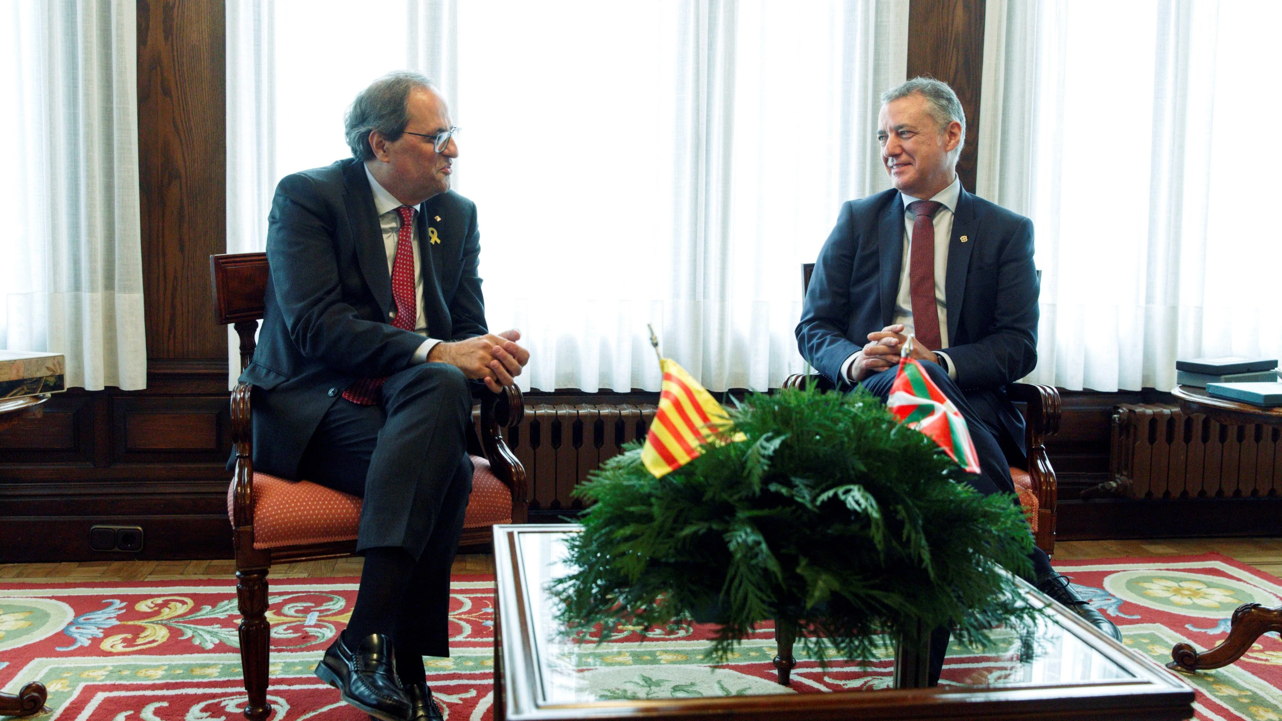 El presidente de la Generalitat de Cataluña, Quim Torra, con el lehendakari, Iñigo Urkullu