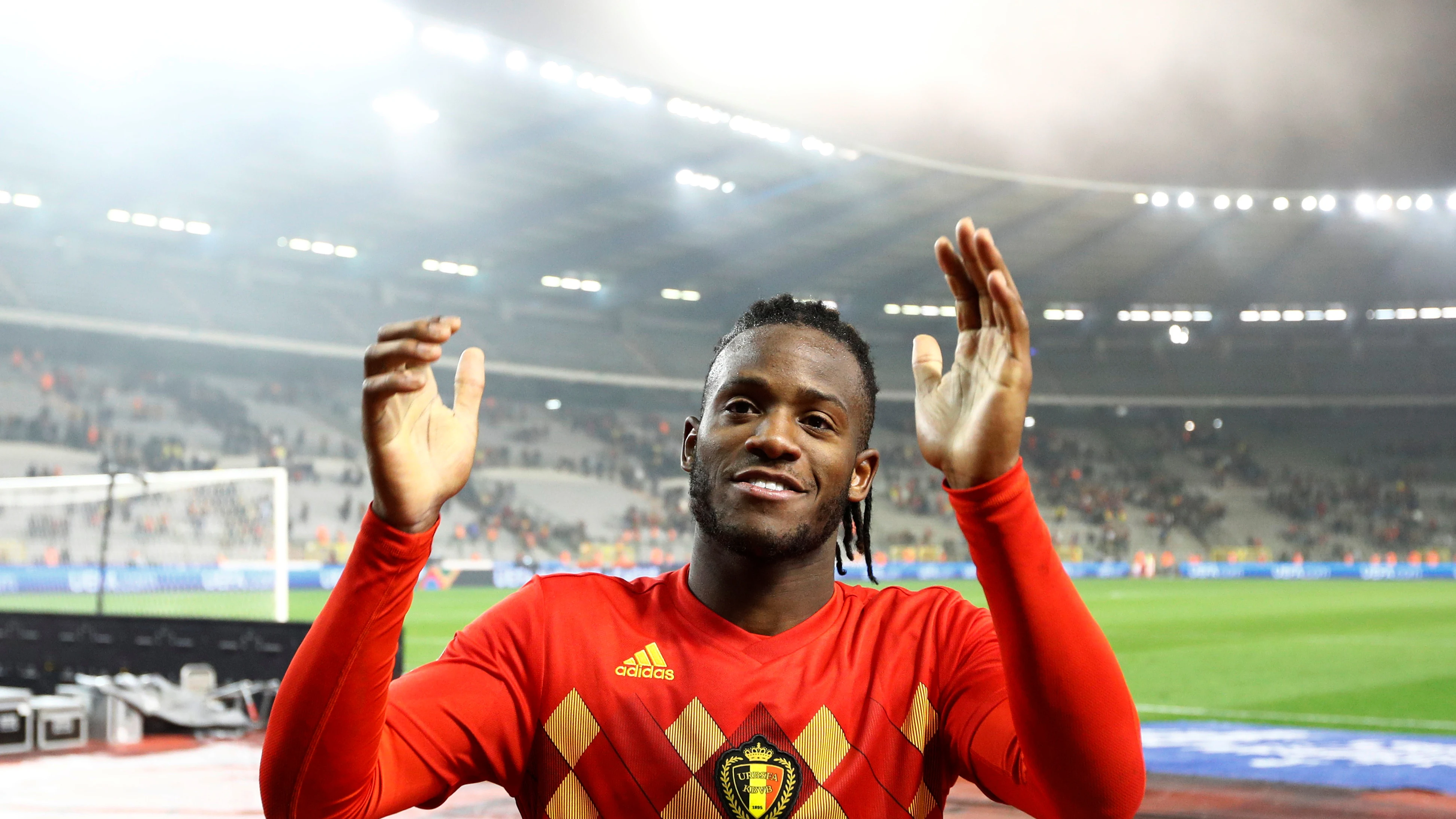 Batshuayi celebra la victoria de Bélgica