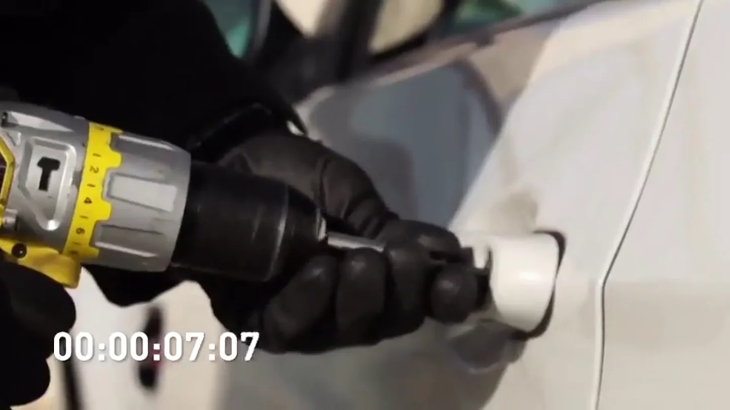 "Llegan con un vehículo rápido, entran de manera violenta y se llevan la mayor cantidad de objetos": el modus operandi de 'la banda del BMW' en Equipo de Investigación "Llegan con un vehículo rápido, entran de manera violenta y se llevan la mayor cantidad de objetos": el modus operandi de 'la banda del BMW' en Equipo de Investigación