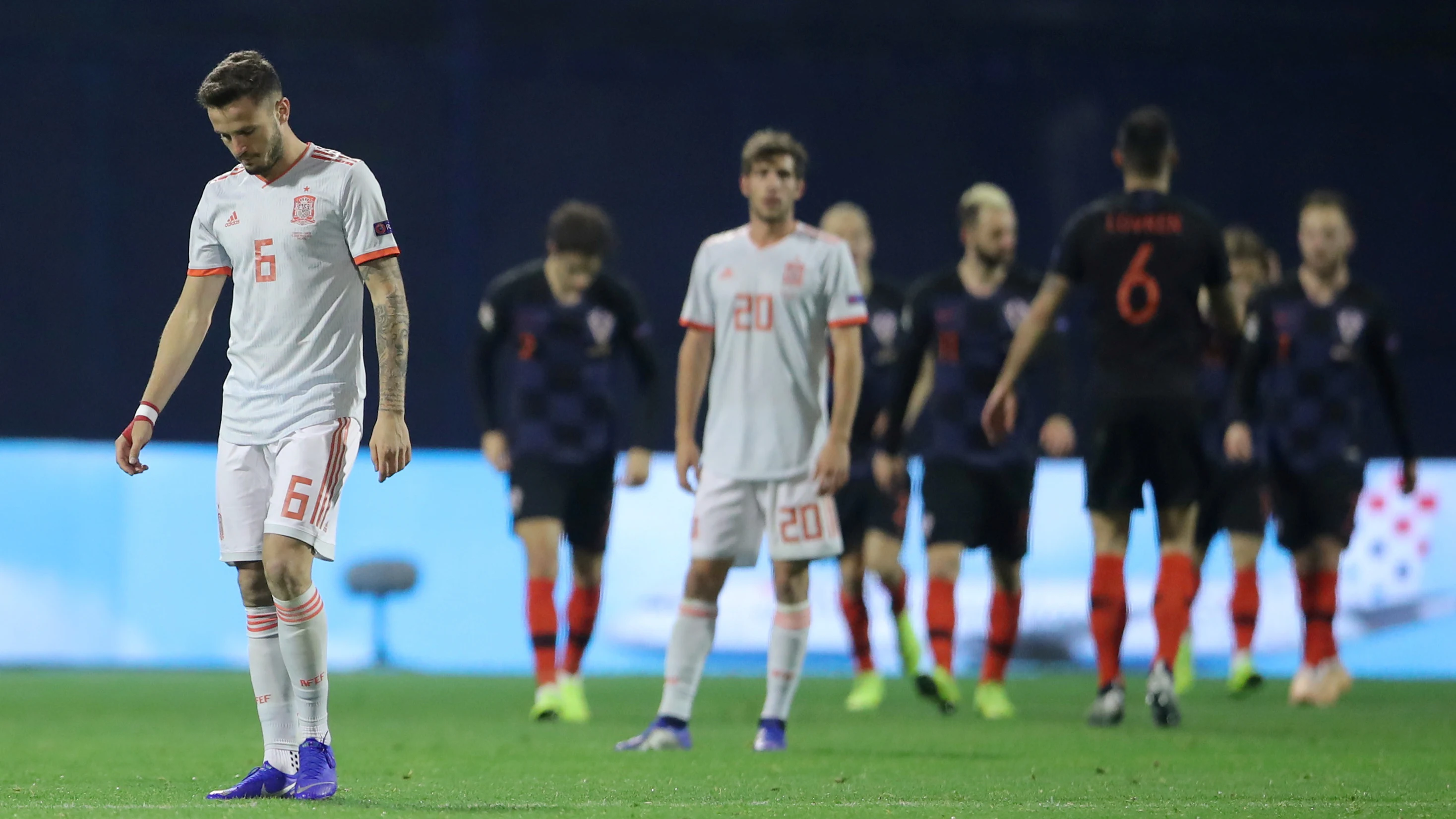 Saúl y Sergi Roberto, cabizbajos en el partido de la Selección