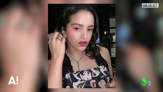 Con un estampado de mujeres desnudas: así es el revolucionario look de Rosalía antes de la gala de los Grammy Latinos Con un estampado de mujeres desnudas: así es el revolucionario look de Rosalía antes de la gala de los Grammy Latinos