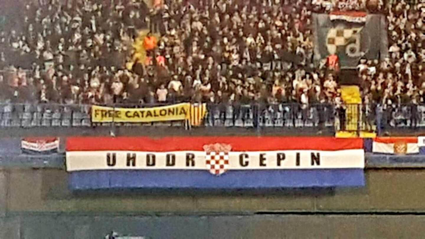 La pancarta desplegada durante el Croacia-Espa&ntilde;a