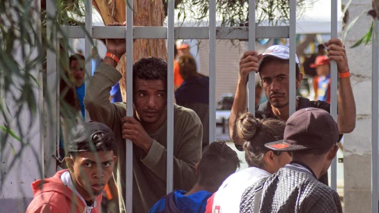Miembros de la caravana de migrantes centroamericanos llegan a un albergue Miembros de la caravana de migrantes centroamericanos llegan a un albergue