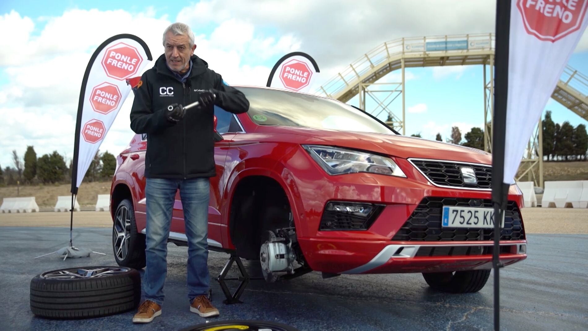 C&oacute;mo cambiar una rueda pinchada