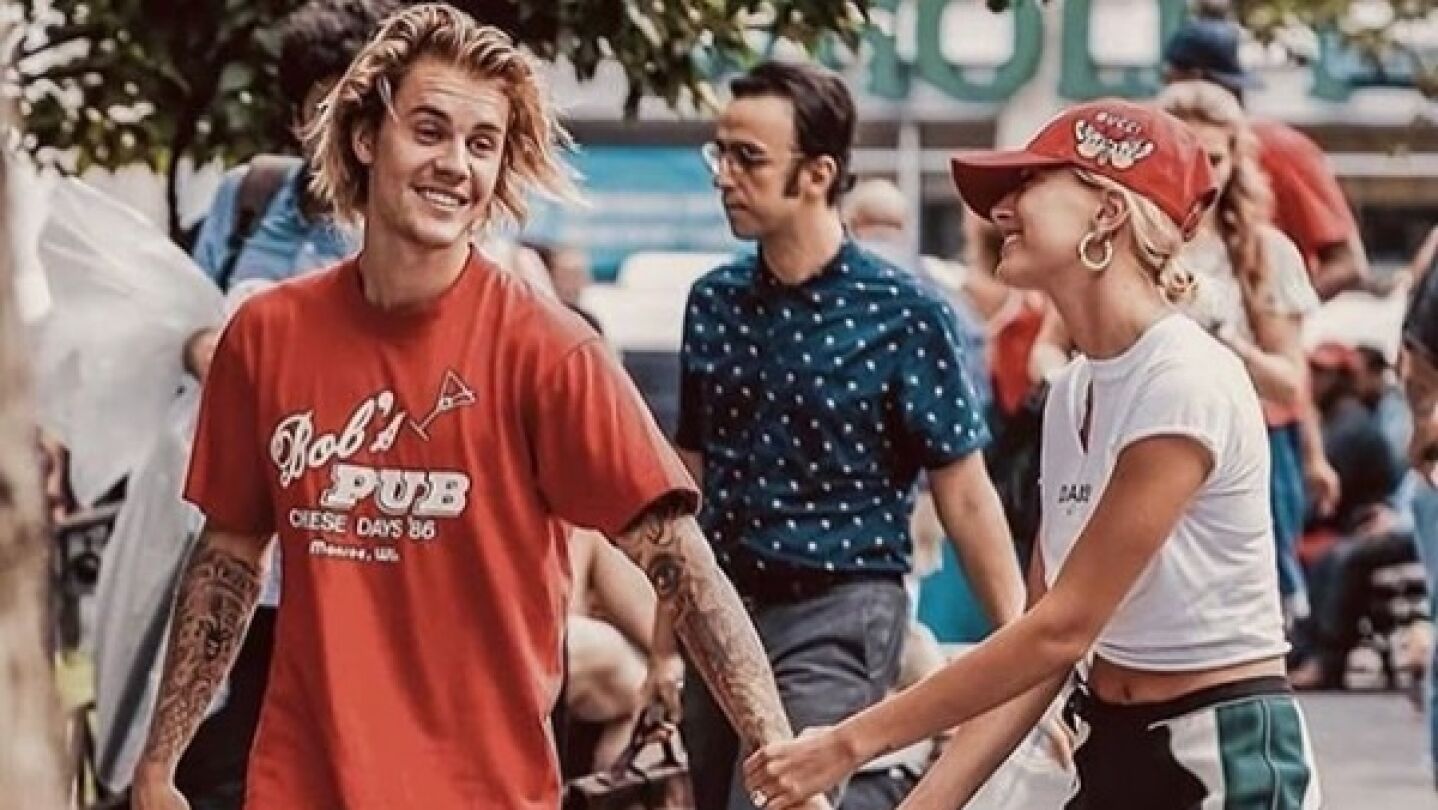 Imagen con la que el cantante Justin Bieber ha confirmado que se ha casado con Hailey Baldwin