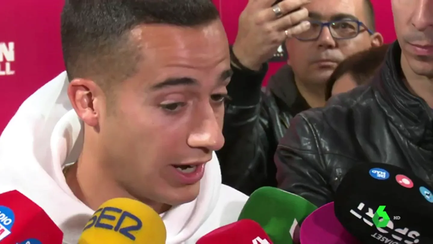 Lucas Vázquez, en zona mixta. Lucas Vázquez: "Era difícil hacerlo mejor que Solari en estos cuatro partidos"